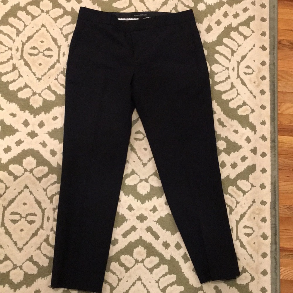 Banana Republic Avery crop black Sz 4